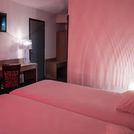 Hotel Les Amandiers 3*