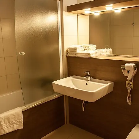 Les Amandiers Hotel Tournon-sur-Rhone