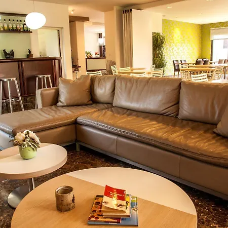 Les Amandiers Hotel Tournon-sur-Rhone