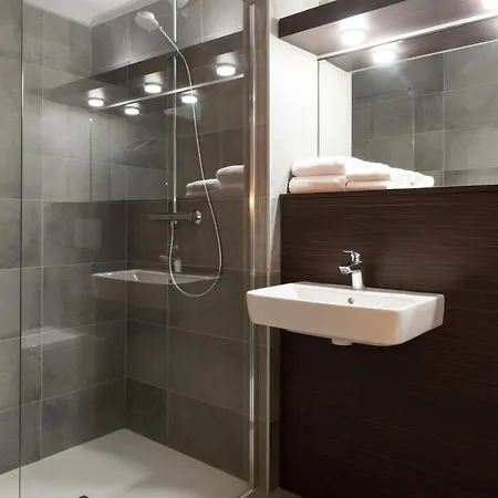 Les Amandiers Otel 3*